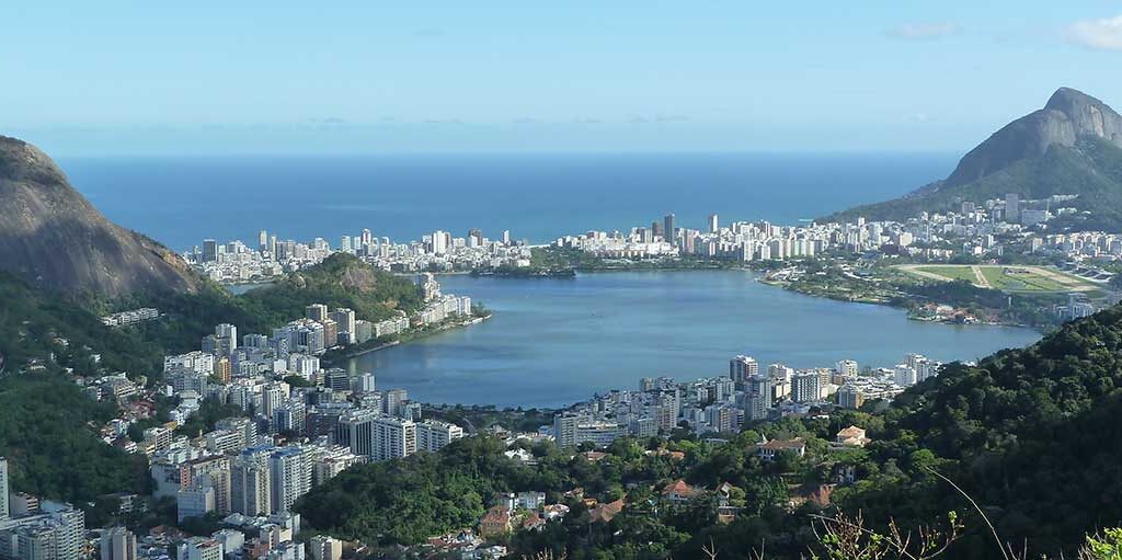 What is the official language of Rio de Janeiro