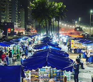 souvenir night market copacabana rio