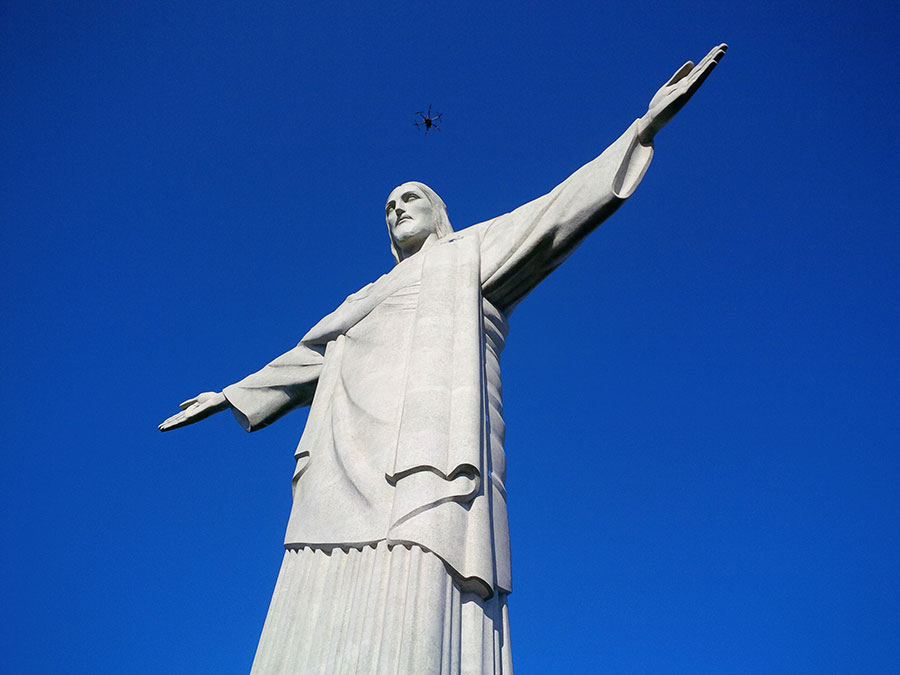 Famous landmarks and attractions in Rio de Janeiro